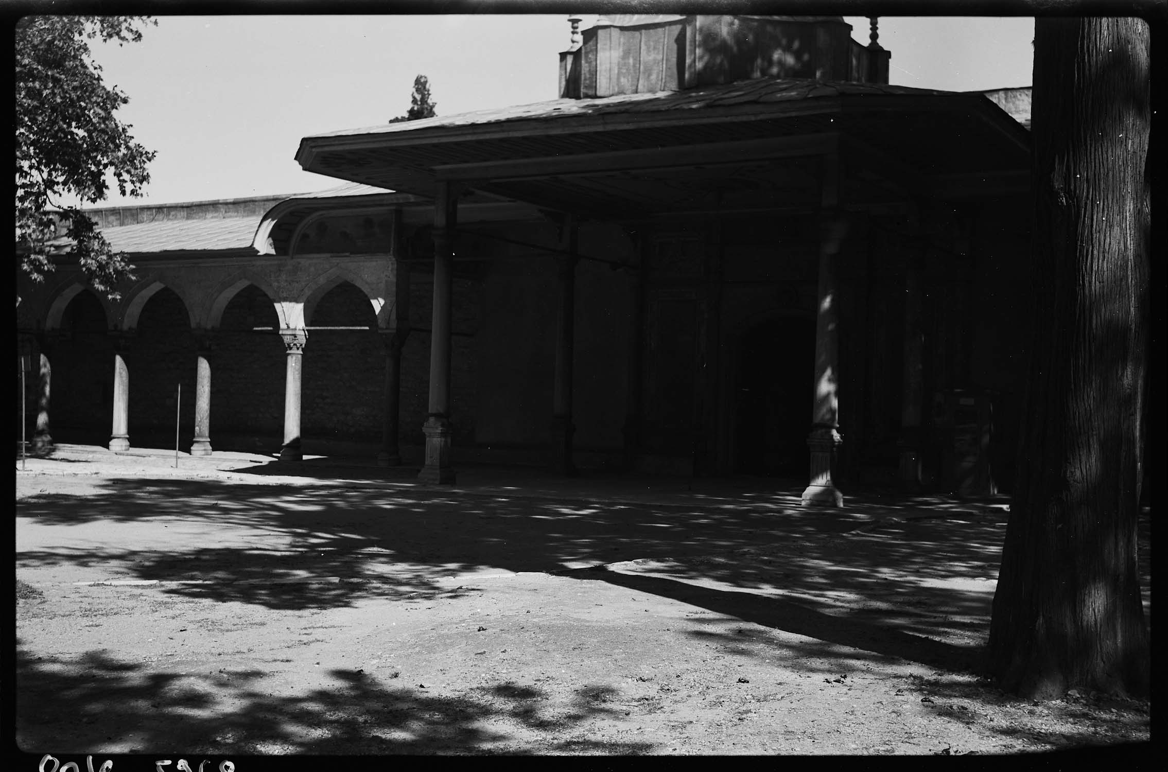 Porte de la Félicité (Bab üs-Saade Kapisi) ou porte des Eunuques blancs (Akagalar Kapisi) dans la deuxième cour